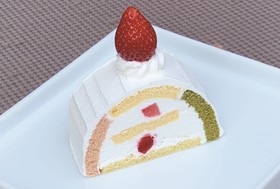 ロールケーキ　Rolled Cake