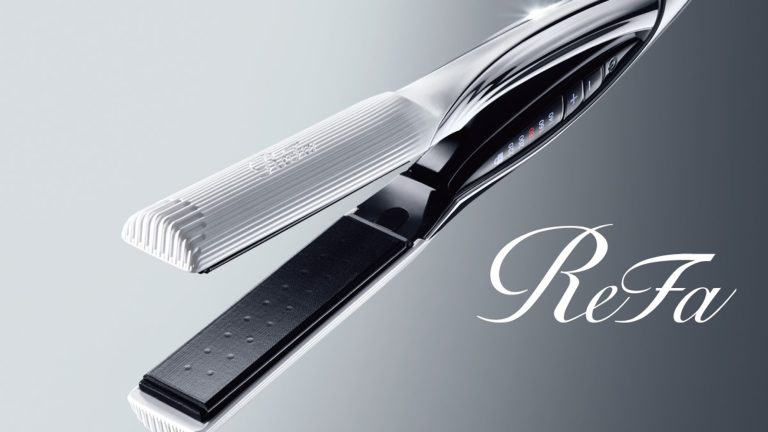 ReFa Beauty Products Installed in the Ladies' Room_ReFa Beauty Tech Straightening Iron