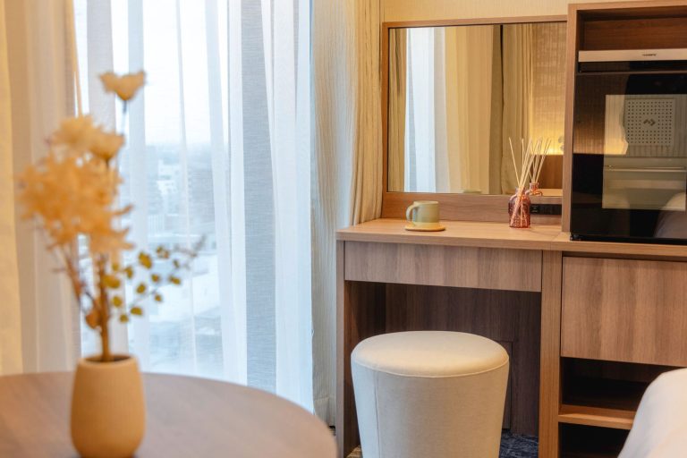 Executive Floor: Sample Twin Room / 22 square meters