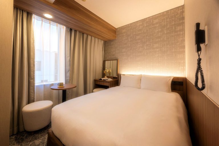 Executive Floor: Sample Double Room / 15 square meters