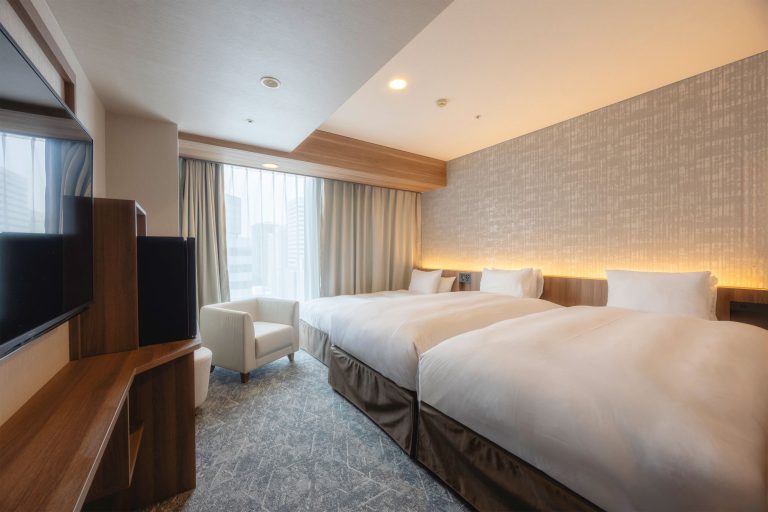 Executive Floor: Sample Triple Room / 22 square meters