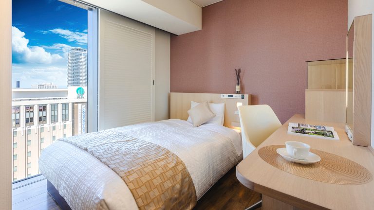 Women's Floor: Example of a Single Room / 15 square meters