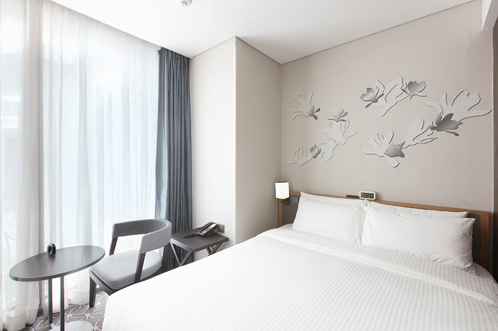 スタンダードダブルルーム サムネイル